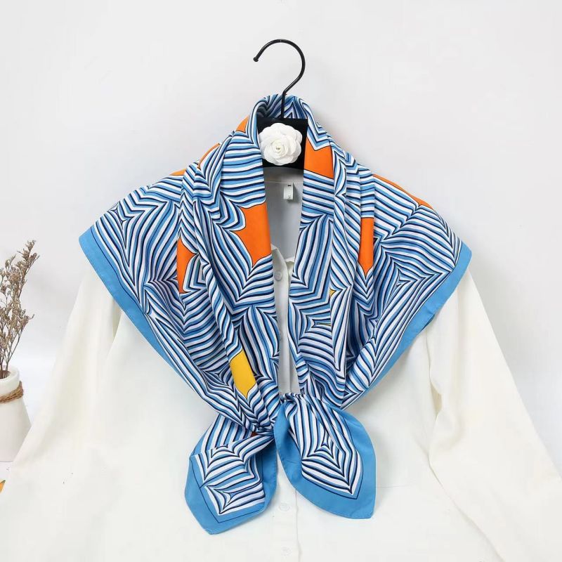 ผ้าพันคอสี่เหลี่ยมขนาด 90 ซม.  - Scarf Silk Square บทวิจารณ์และราคา