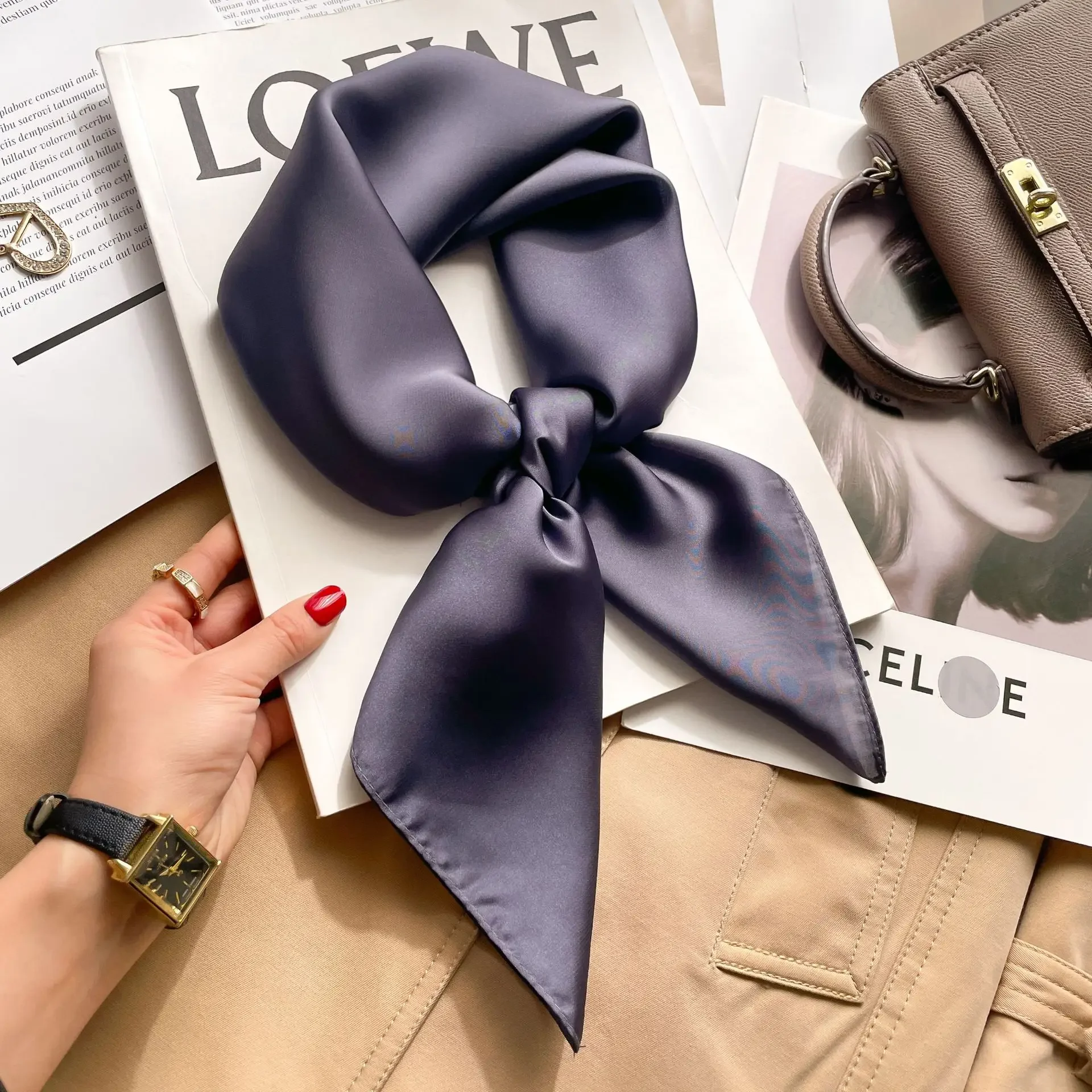 ผ้าพันคอฮิญาบสีพื้นขนาด 70 ซม. - Scarf Silk Square บทวิจารณ์และราคา