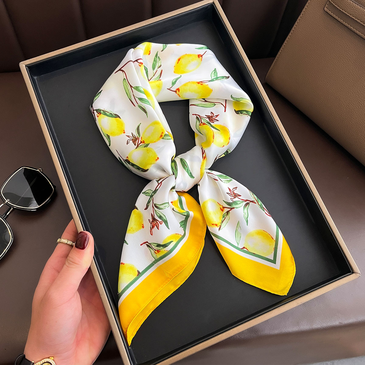 2025 ใหม่สีเหลืองมะนาวพิมพ์ผ้า - Ascot Neck Scarf บทวิจารณ์และราคา